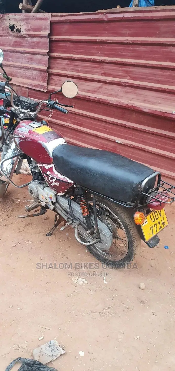 Bajaj Pulsar 220 F 2018 Beige