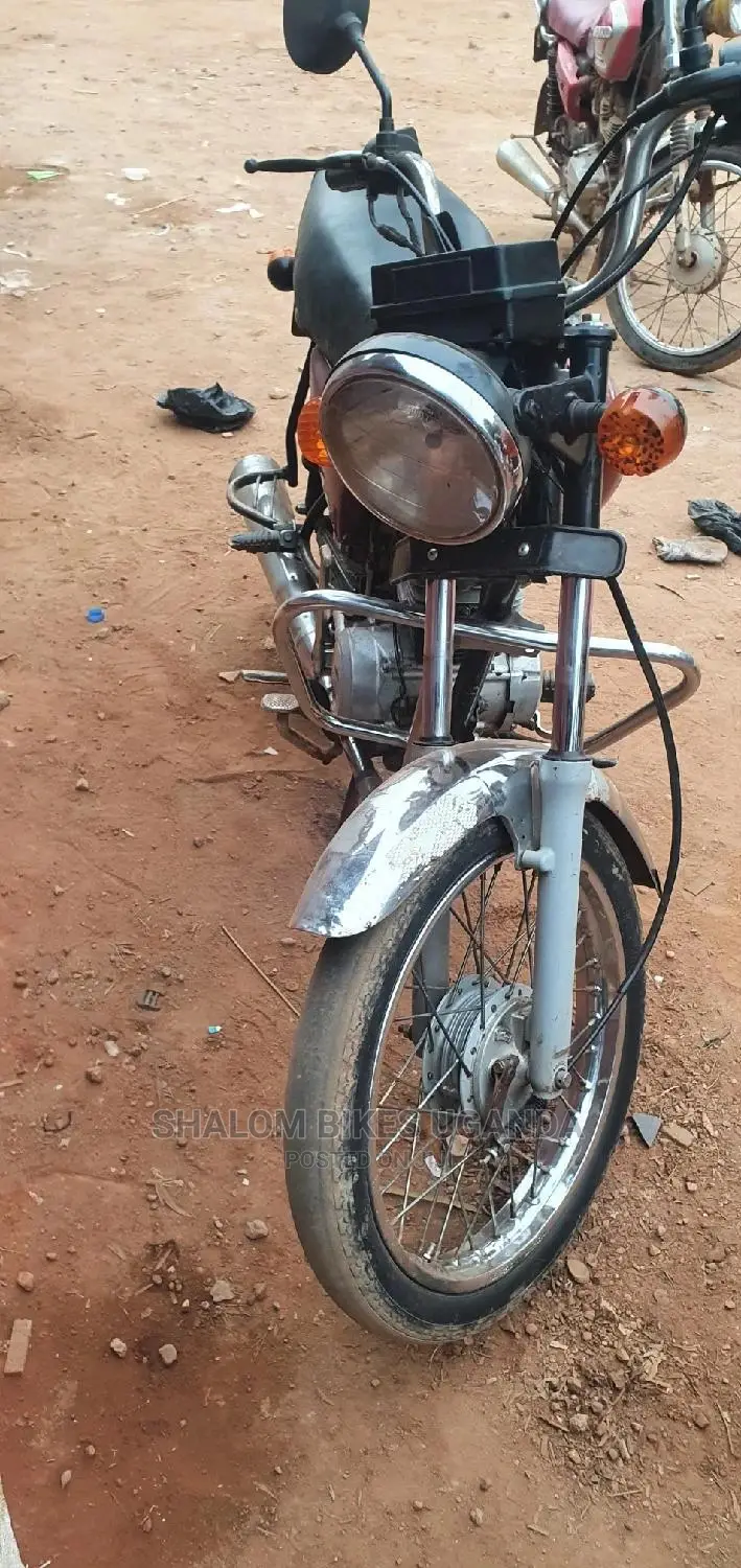 Bajaj Pulsar 220 F 2018 Beige