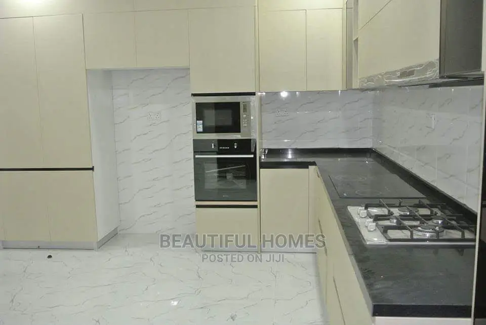Furnished 5bdrm House in Kira Rich for Sale