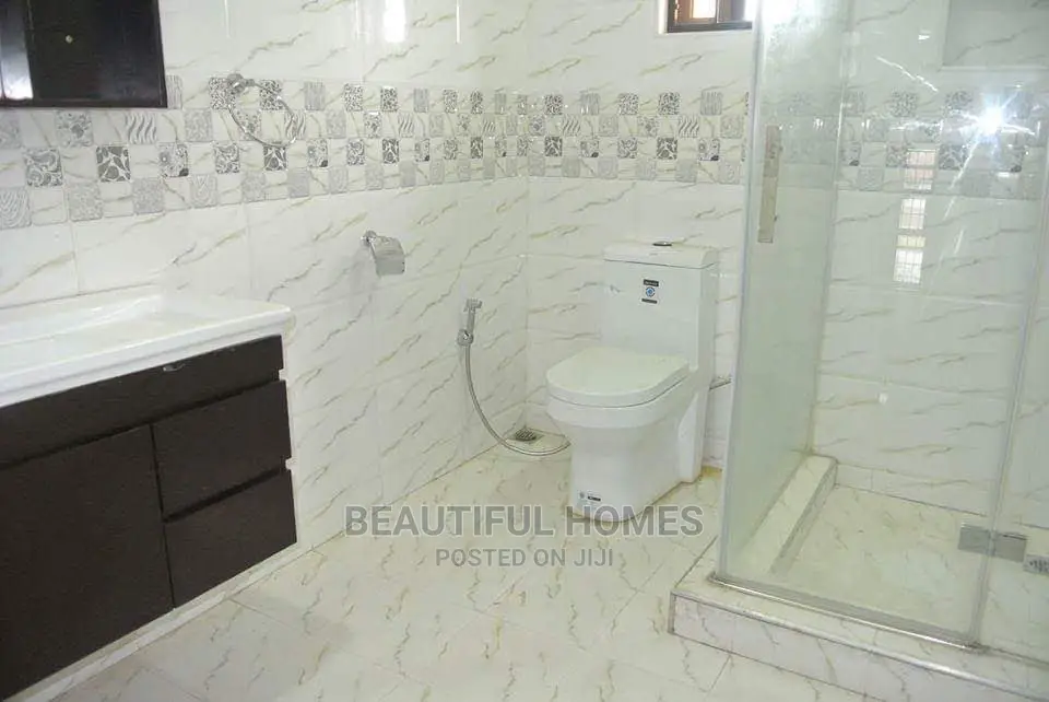 Furnished 5bdrm House in Kira Rich for Sale