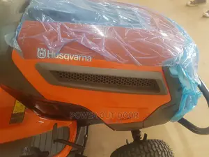 Husqvarnar Lawn Rider/Tractor