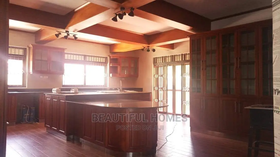 Furnished 6bdrm Mansion in Muyenga Upper, Makindye for Sale