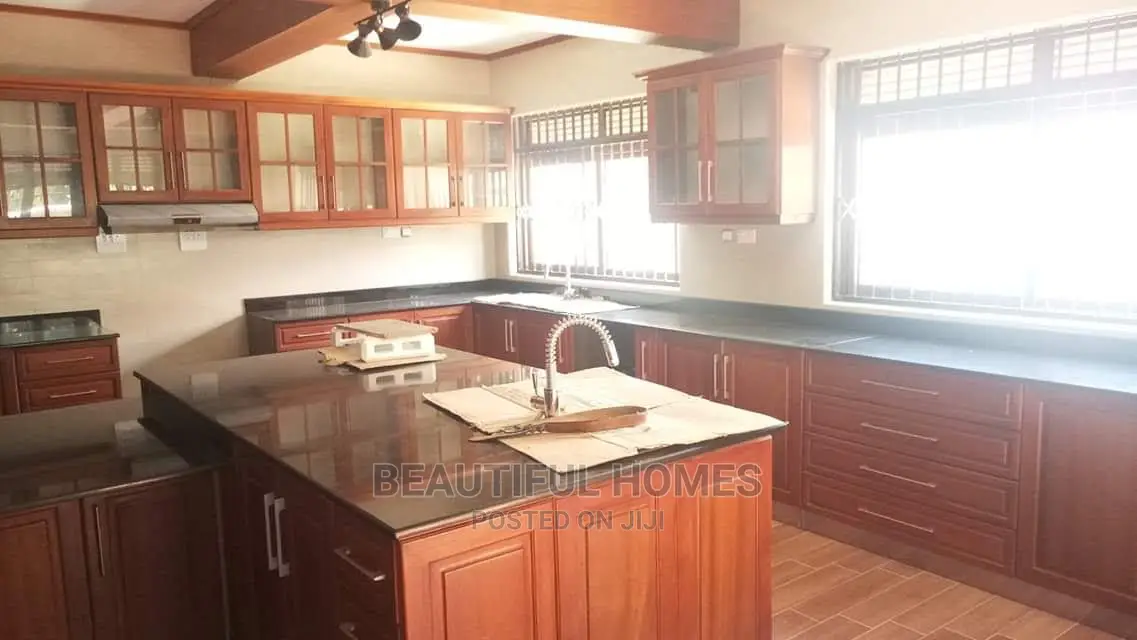 Furnished 6bdrm Mansion in Muyenga Upper, Makindye for Sale