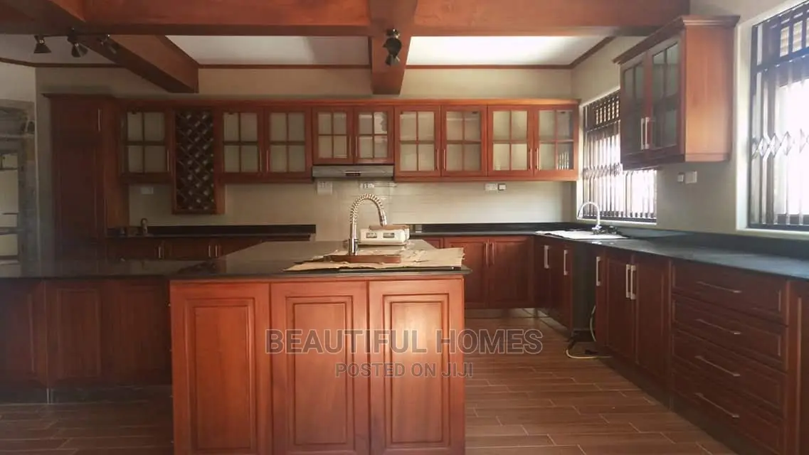 Furnished 6bdrm Mansion in Muyenga Upper, Makindye for Sale