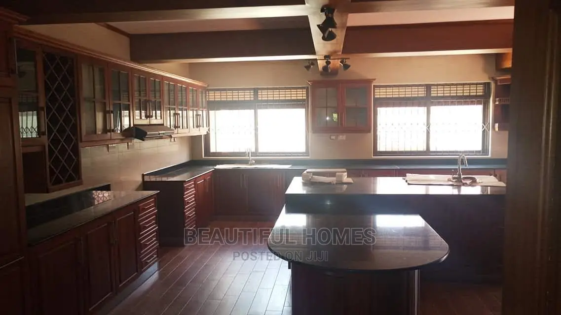 Furnished 6bdrm Mansion in Muyenga Upper, Makindye for Sale