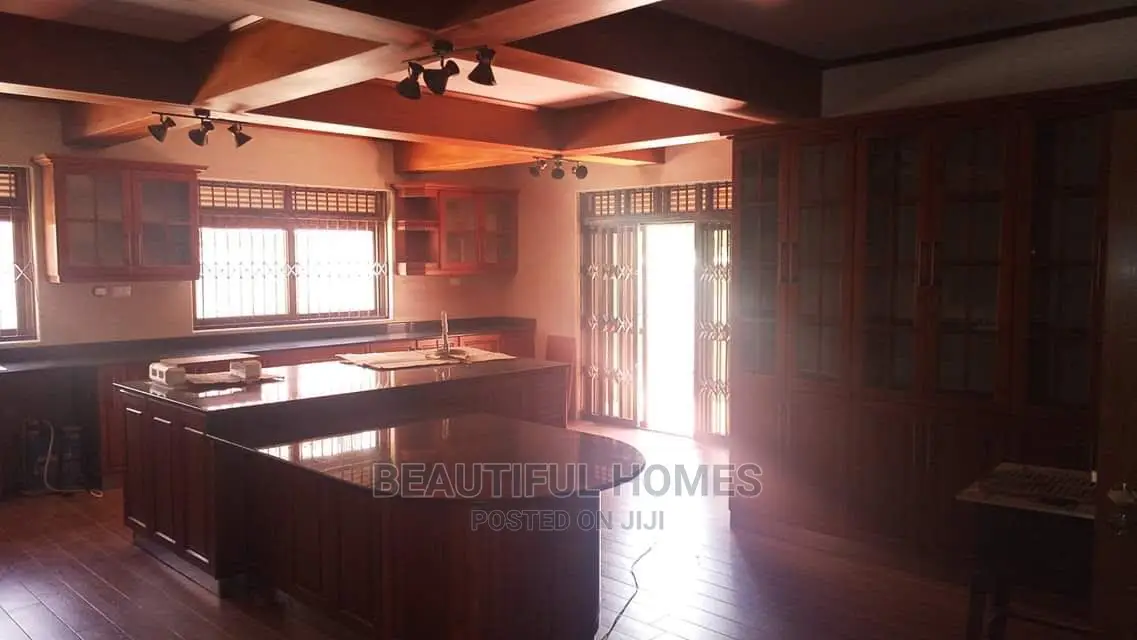 Furnished 6bdrm Mansion in Muyenga Upper, Makindye for Sale