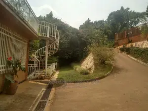 4bdrm Mansion in Mbuya, Central Division for Rent