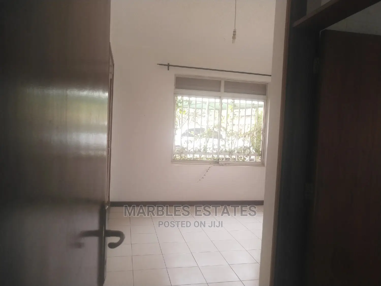 4bdrm Mansion in Mbuya, Central Division for Rent
