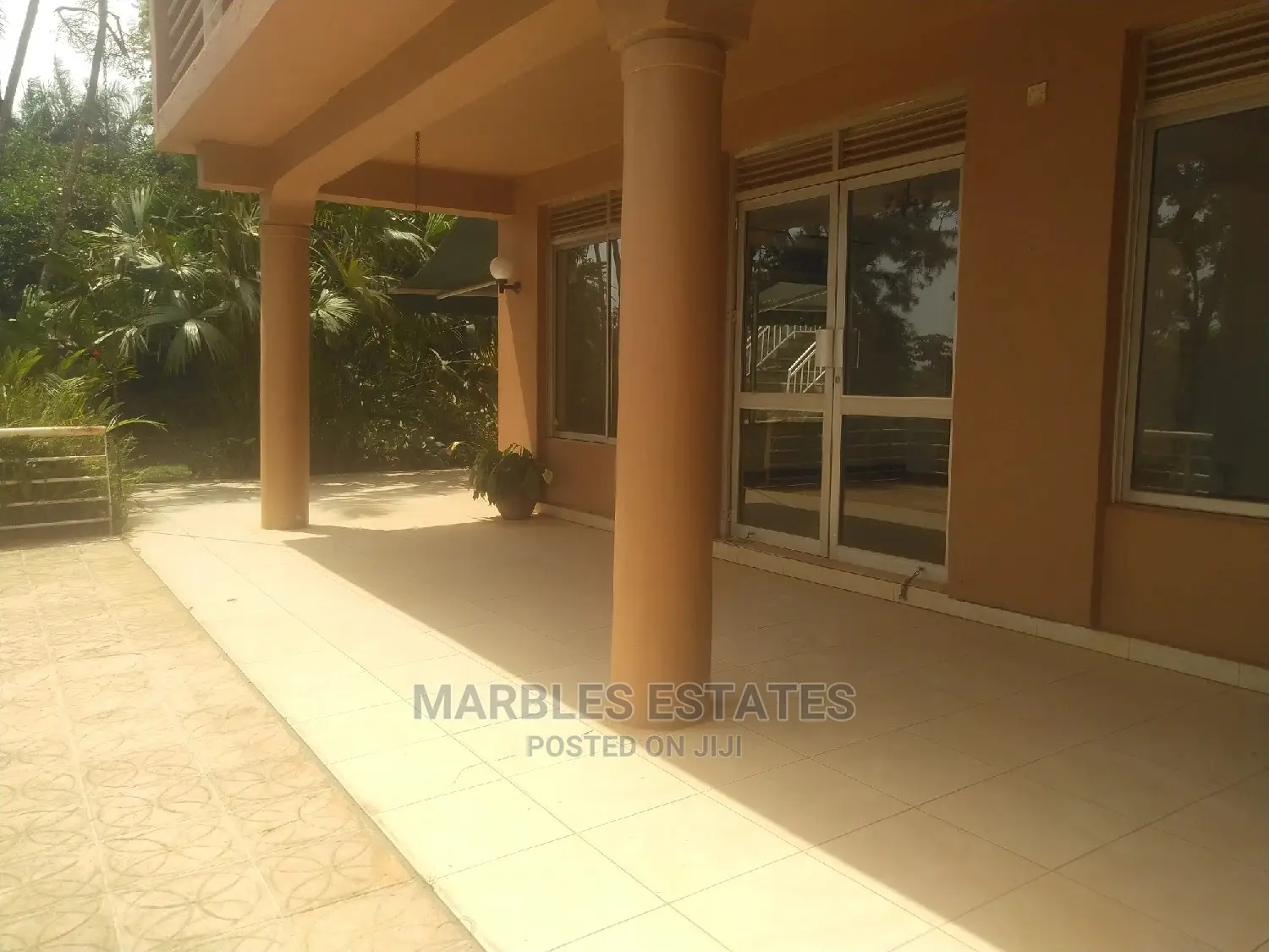 4bdrm Mansion in Mbuya, Central Division for Rent