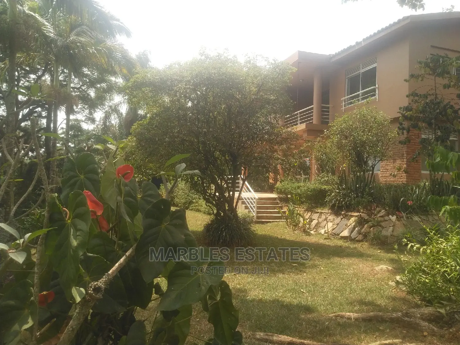 4bdrm Mansion in Mbuya, Central Division for Rent
