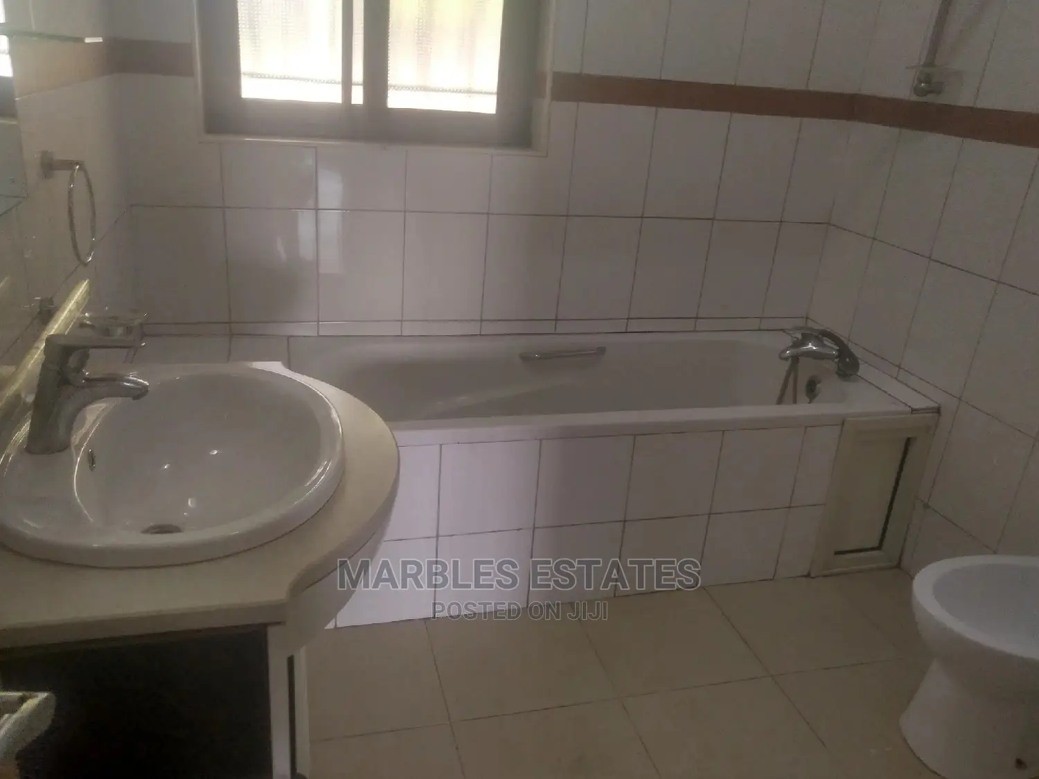 3bdrm Duplex in Mbuya, Central Division for Rent