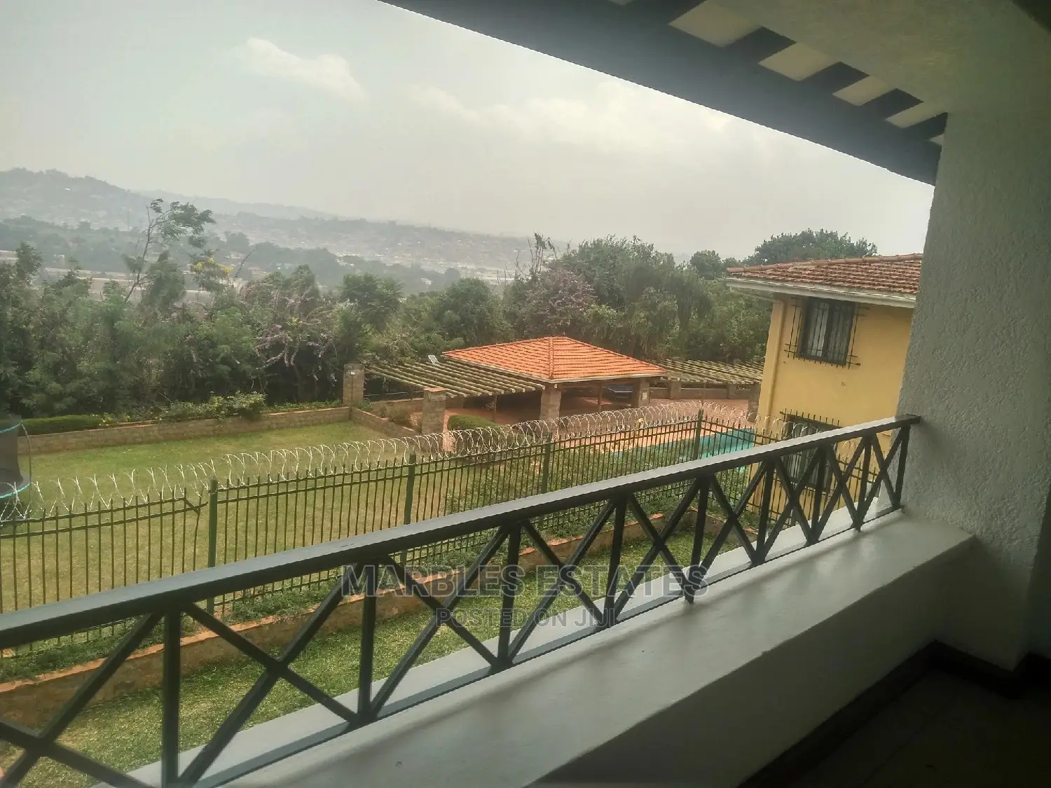 3bdrm Duplex in Mbuya, Central Division for Rent
