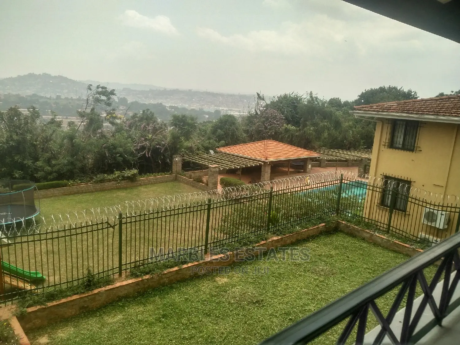 3bdrm Duplex in Mbuya, Central Division for Rent