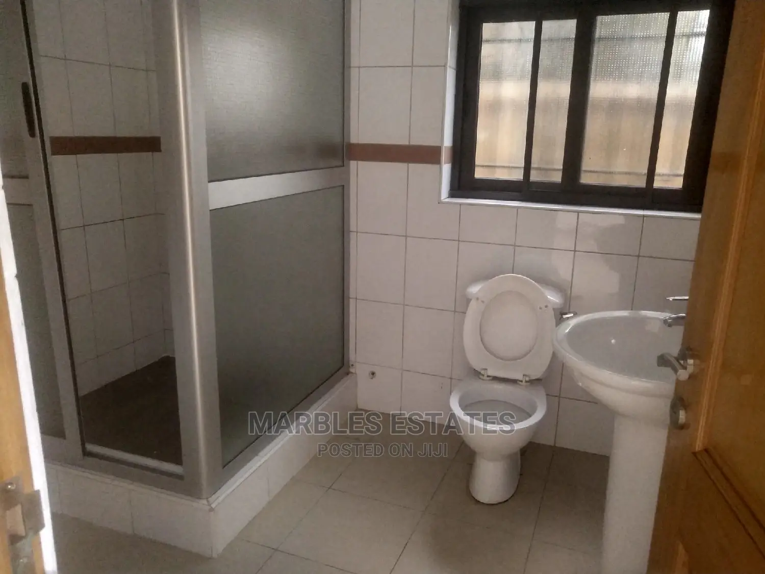 3bdrm Duplex in Mbuya, Central Division for Rent
