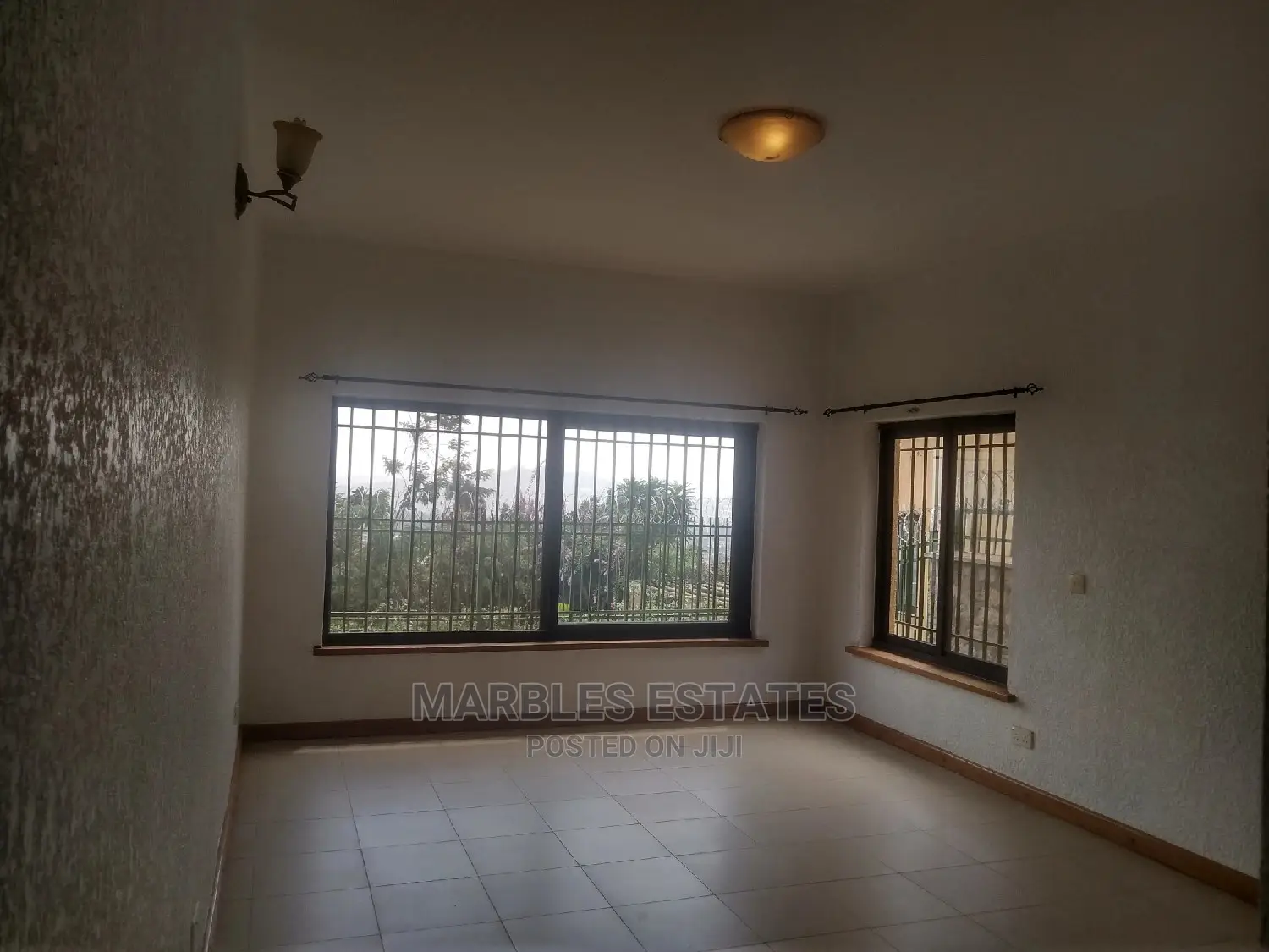 3bdrm Duplex in Mbuya, Central Division for Rent