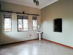 Furnished 4bdrm House in Kira Upscale for Sale