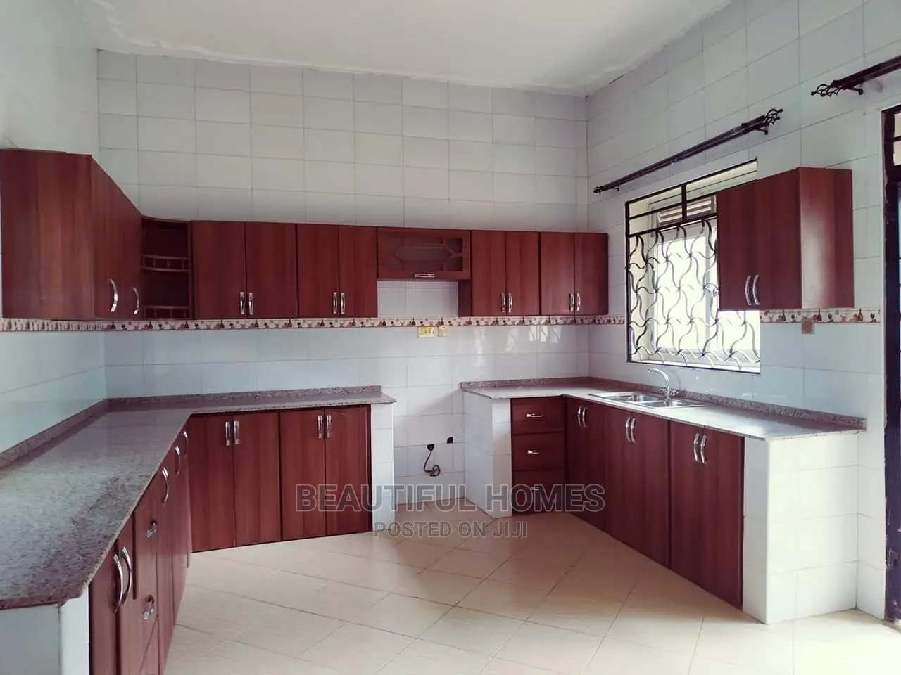 Furnished 4bdrm House in Kira Upscale for Sale