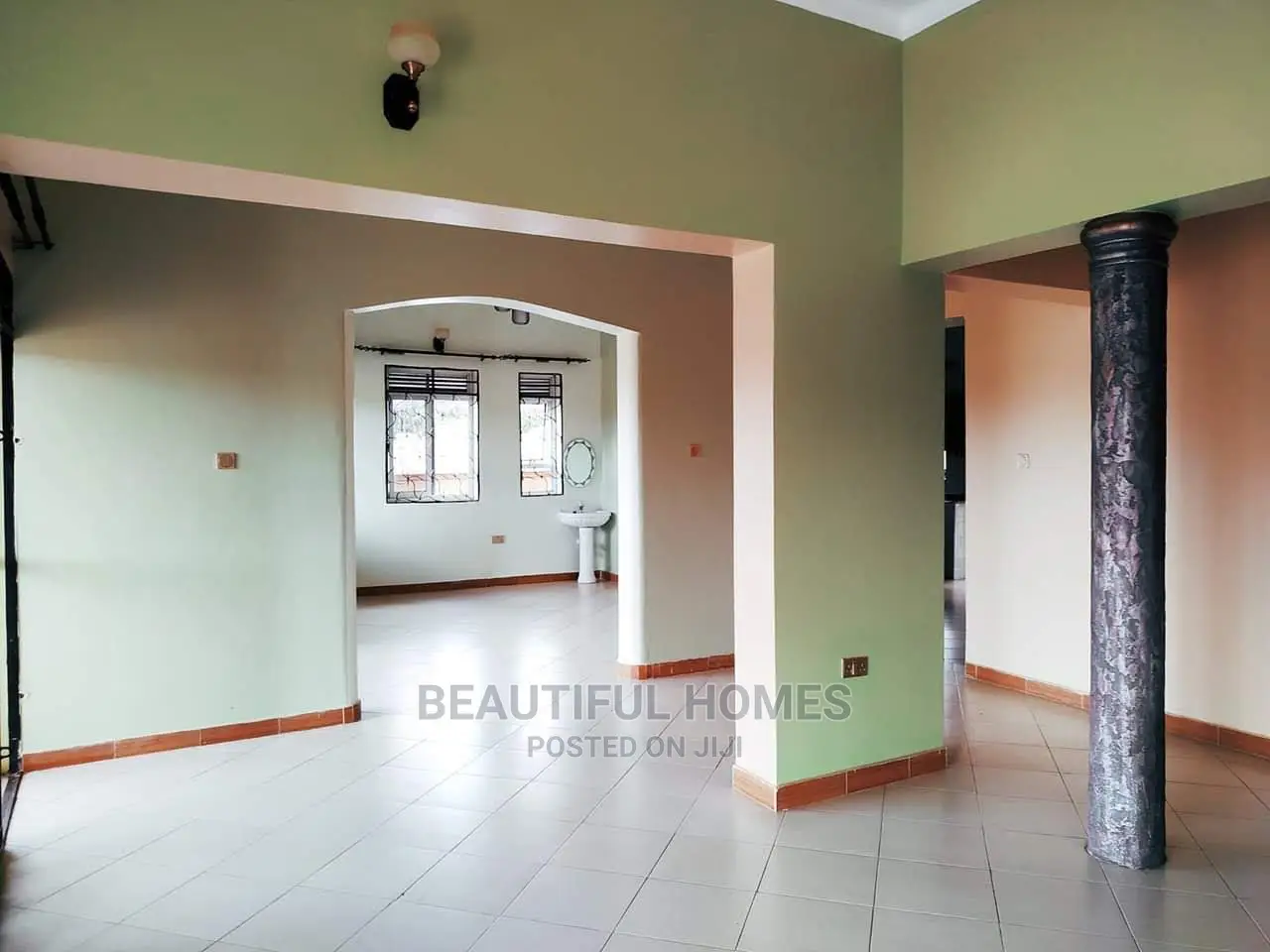 Furnished 4bdrm House in Kira Upscale for Sale