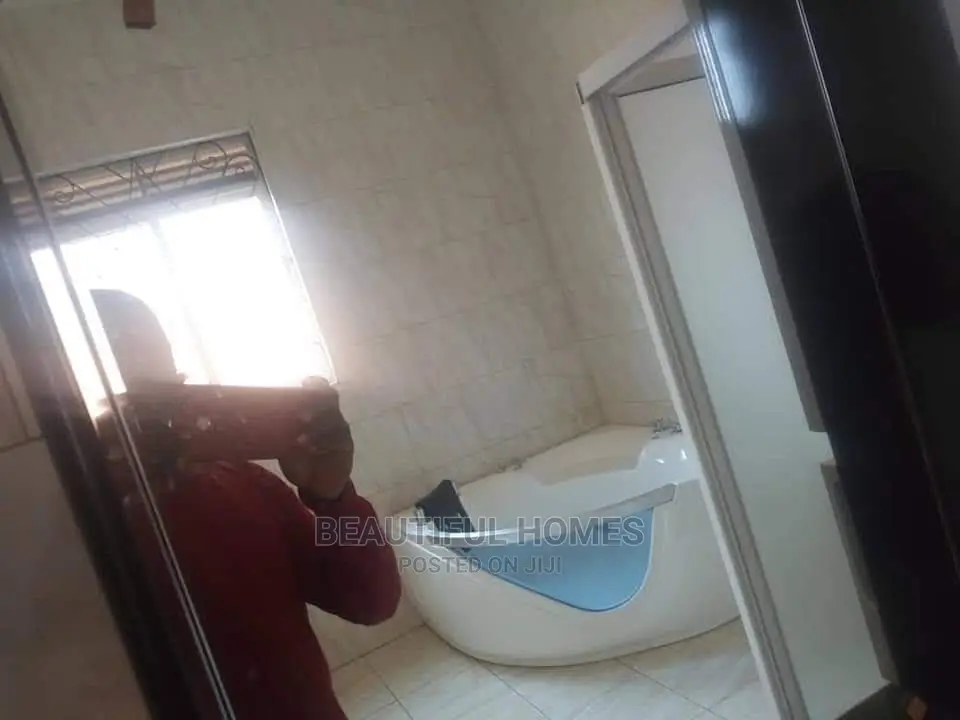 Furnished 4bdrm House in Kira for Sale