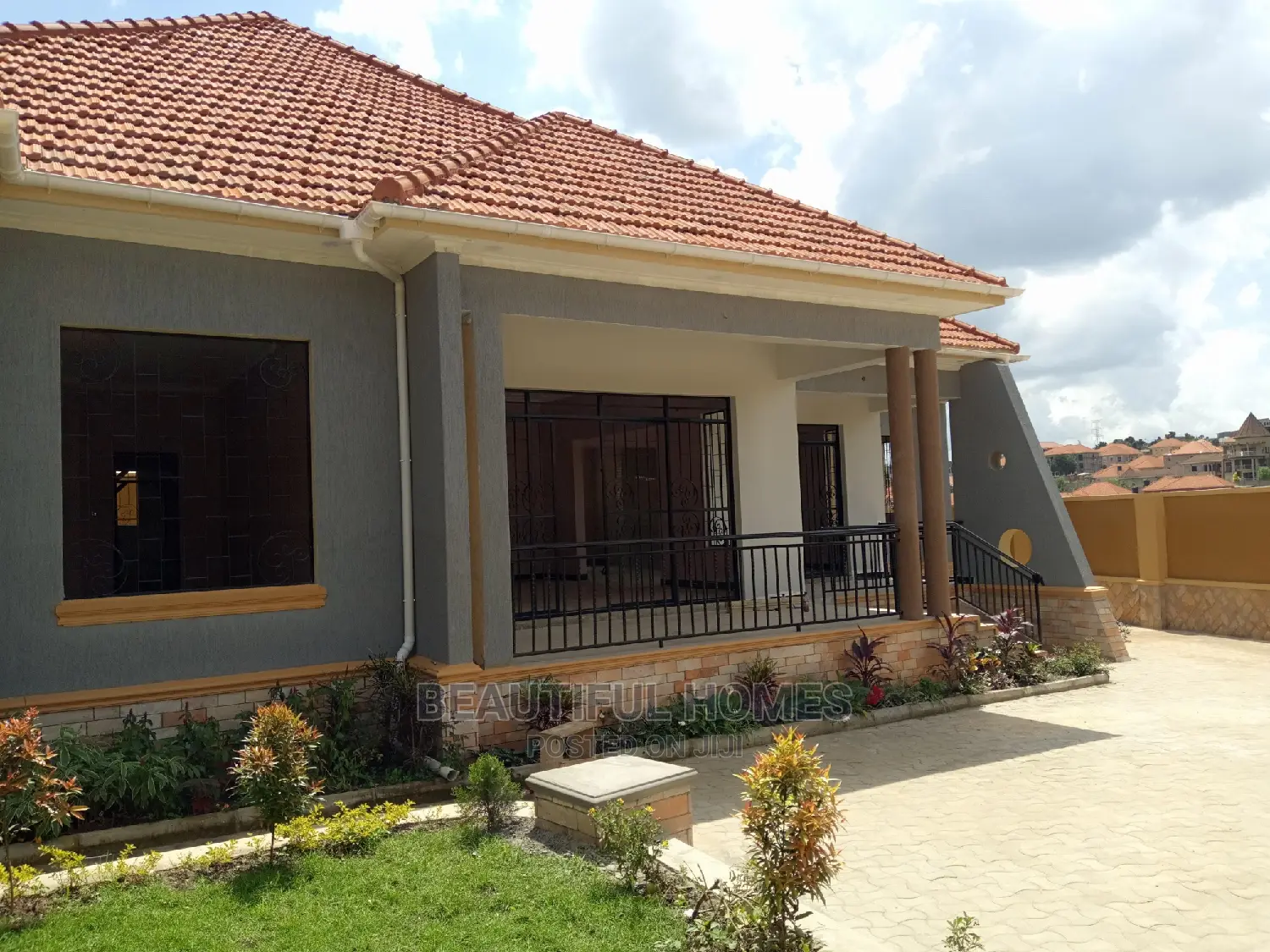 Furnished 4bdrm House in Kira for Sale