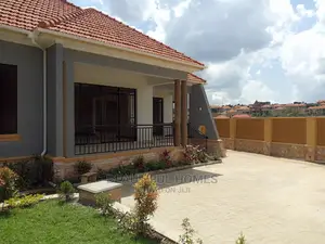 Furnished 4bdrm House in Kira for Sale