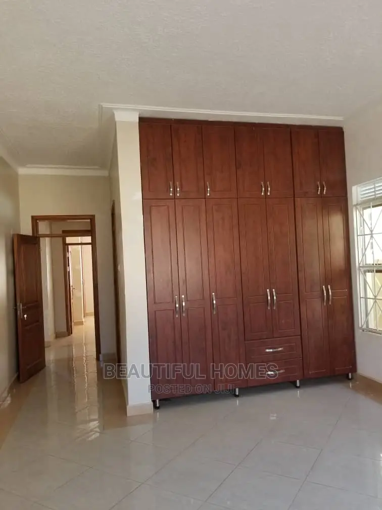 Furnished 4bdrm House in Mamerito Road, Kira for Sale
