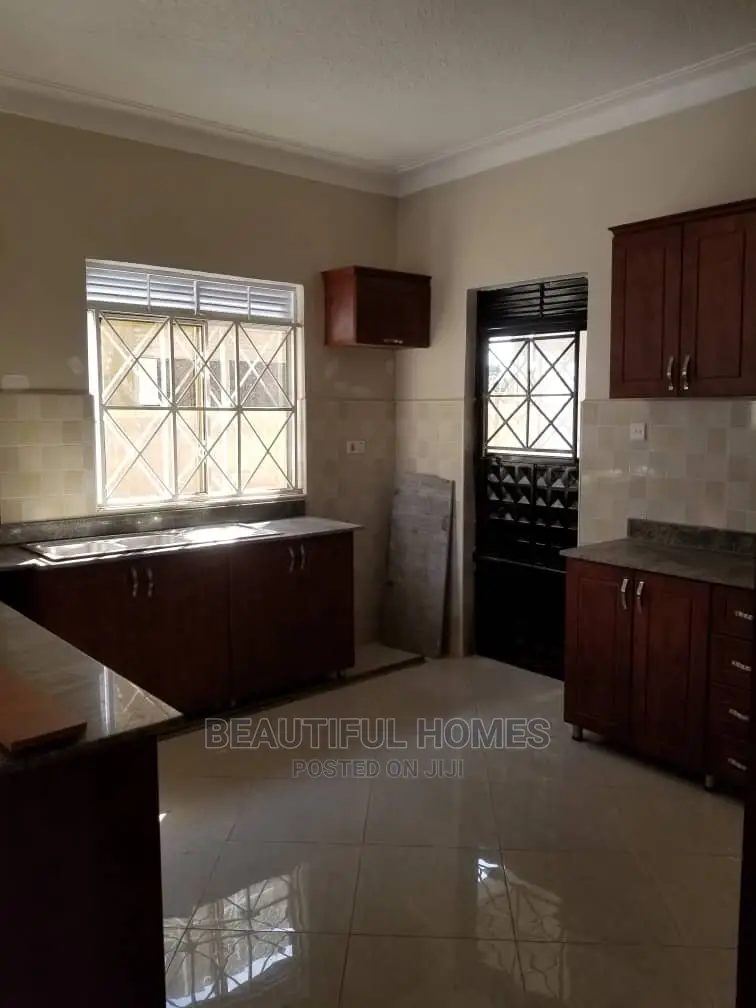 Furnished 4bdrm House in Mamerito Road, Kira for Sale