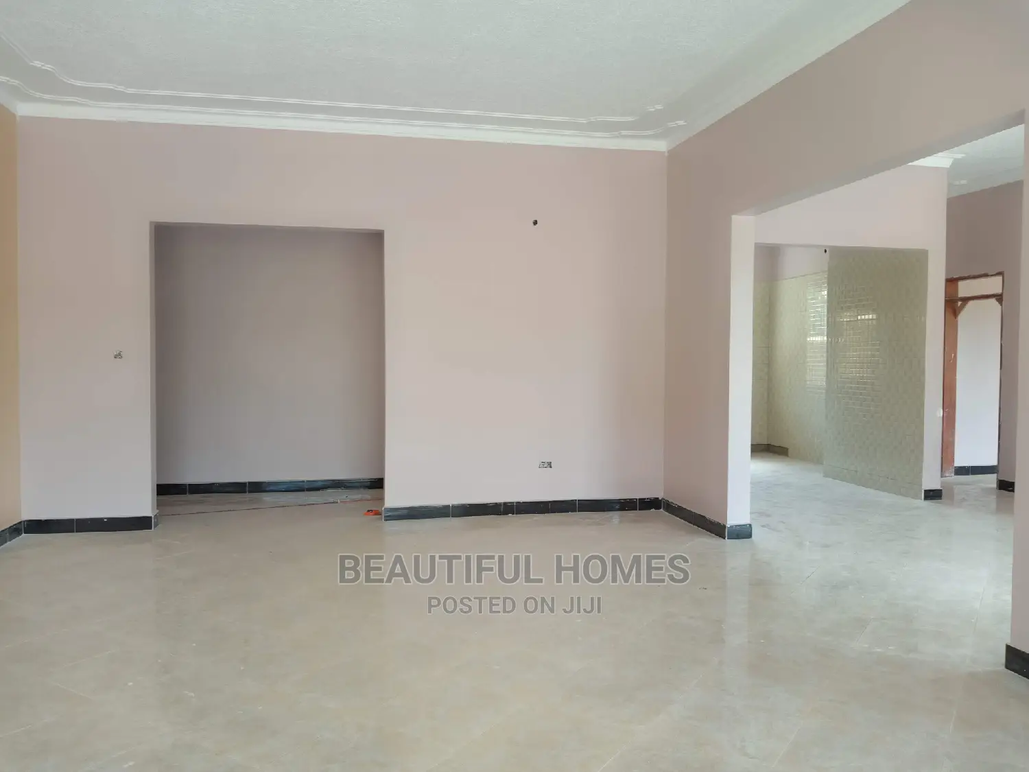 Furnished 4bdrm House in Planned Estate, Kira for Sale