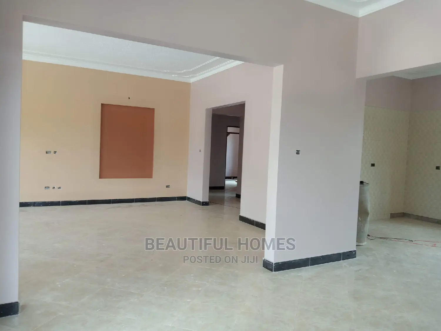 Furnished 4bdrm Bungalow in Adorable, Kira for Sale