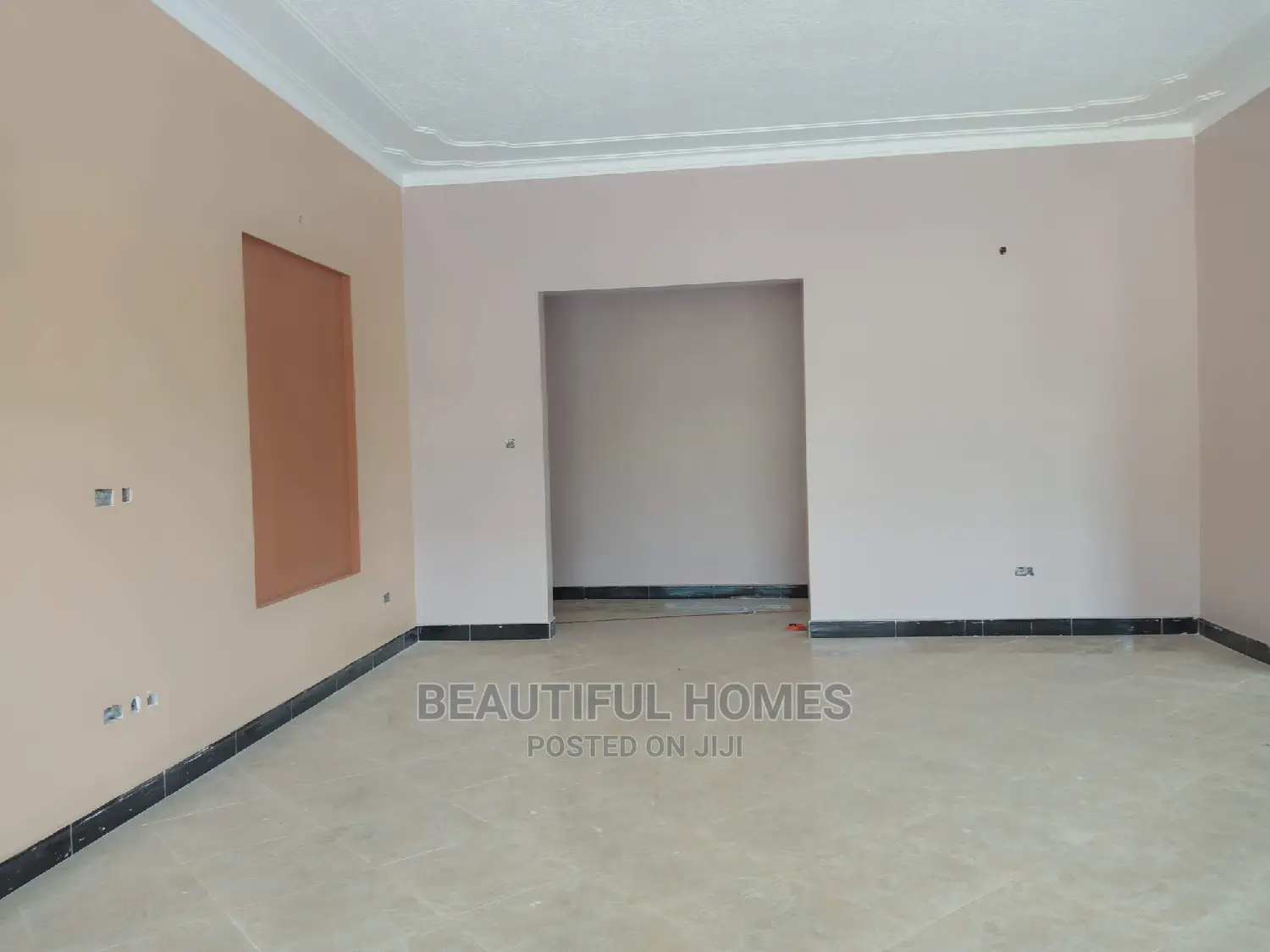 Furnished 4bdrm Bungalow in Adorable, Kira for Sale