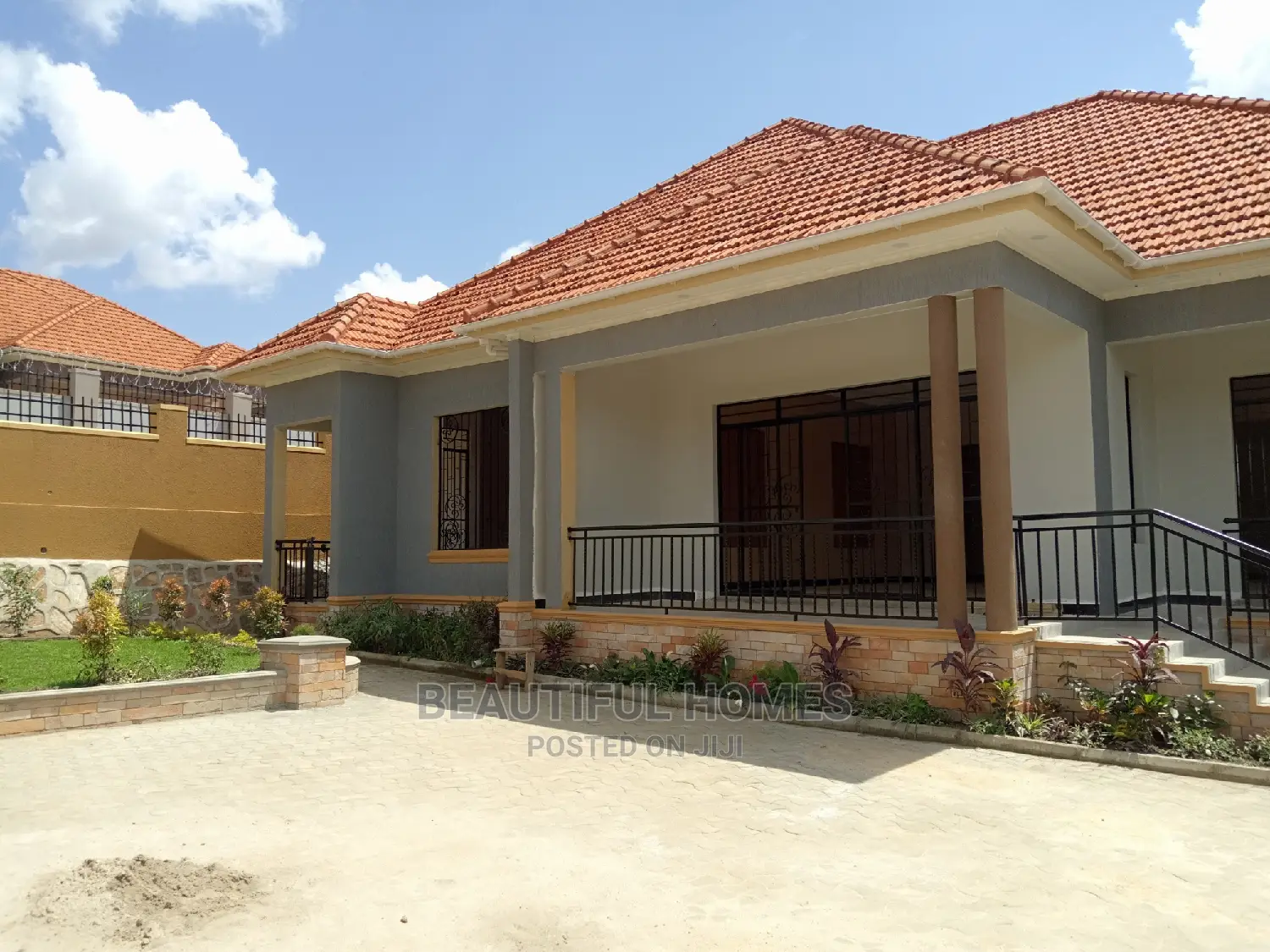 Furnished 4bdrm Bungalow in Adorable, Kira for Sale
