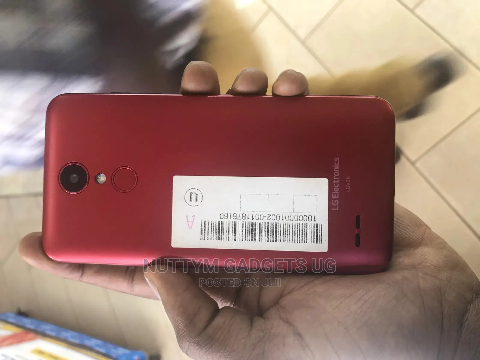 LG it V36 32 GB Red