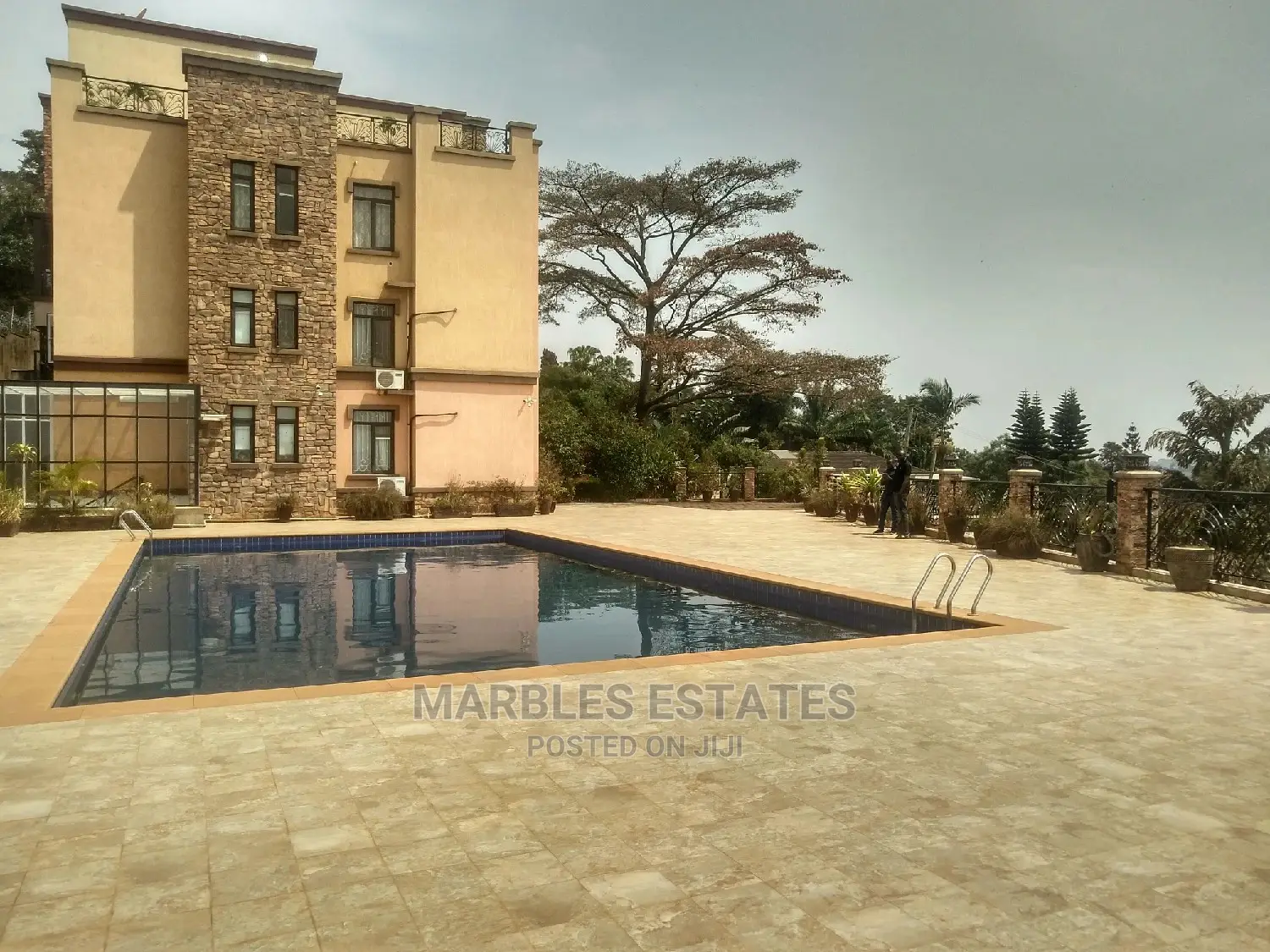 Furnished 3bdrm Bedsitter in Kololo, Central Division for Rent