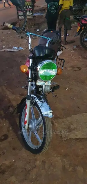 TVS Apache 180 RTR 2021 Beige