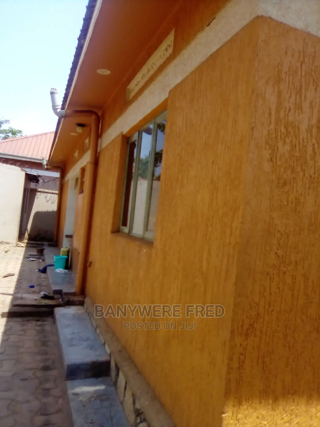 Furnished 4bdrm Bungalow in Kira for Sale