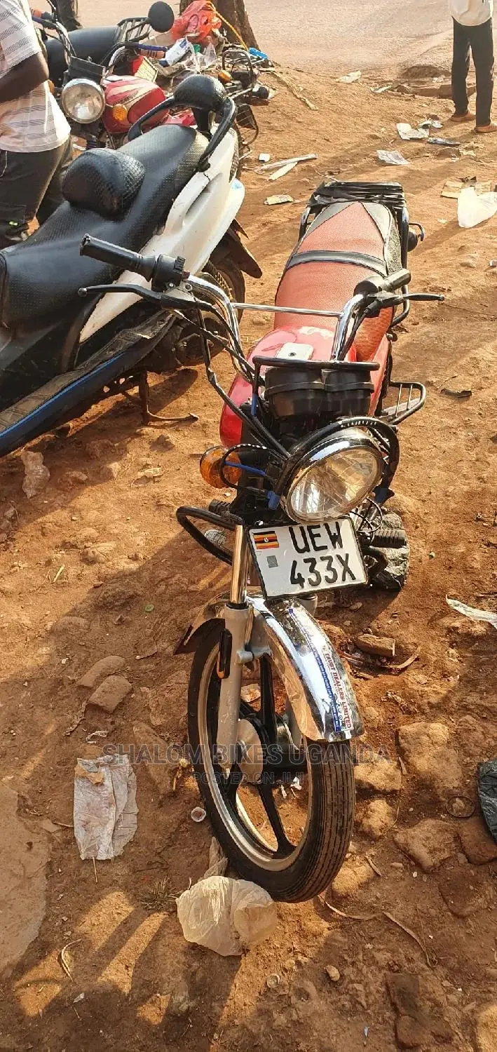Bajaj RE 2021 Red