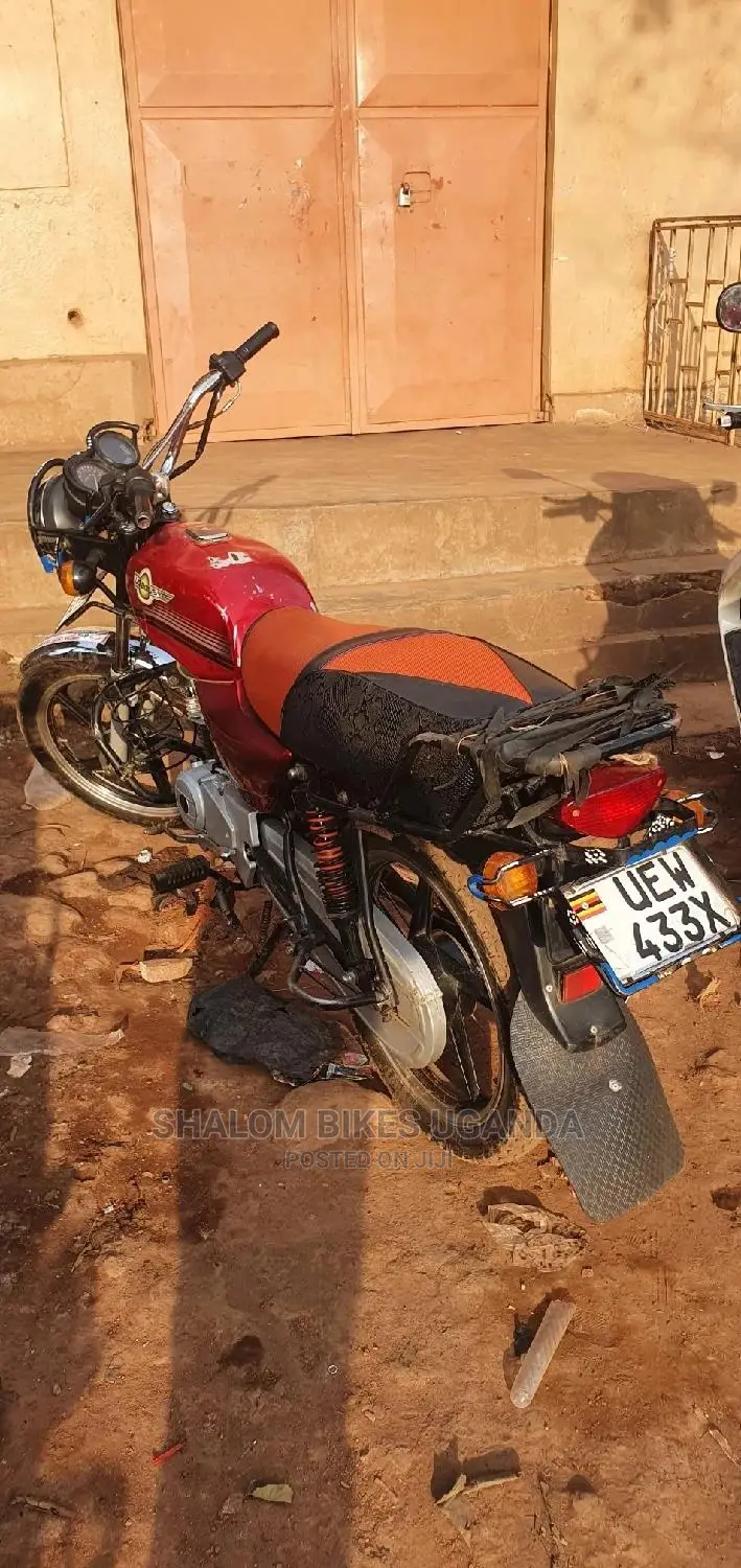Bajaj RE 2021 Red