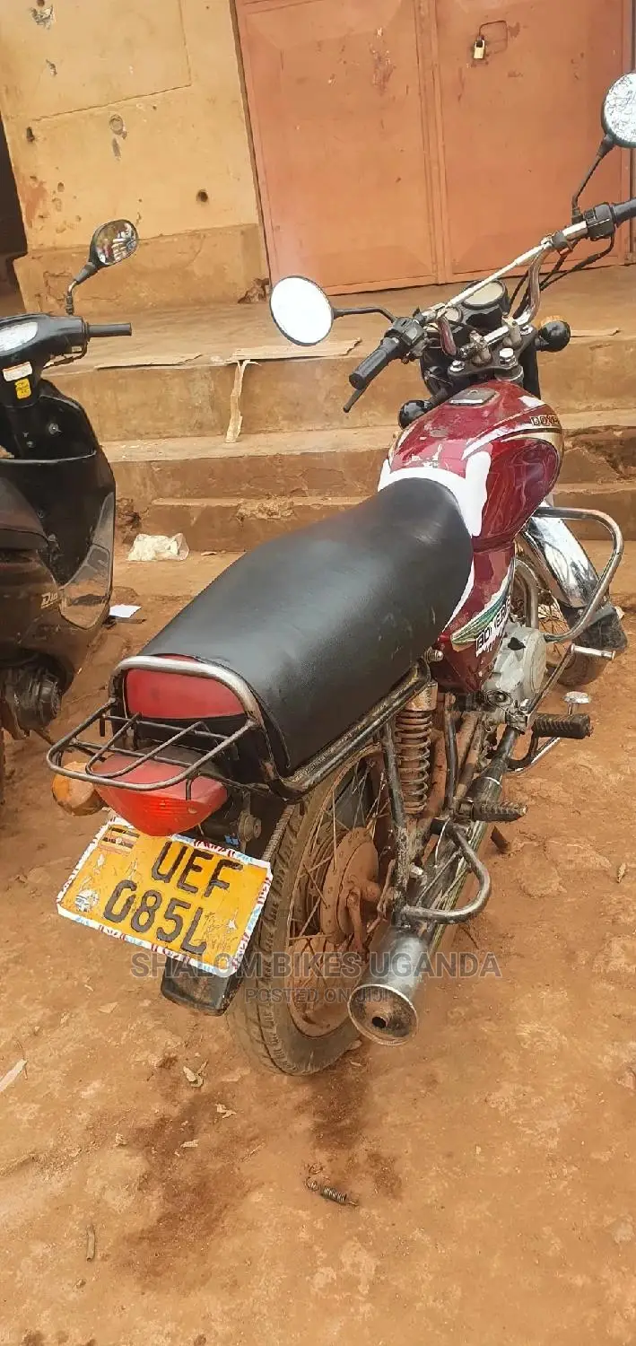 Bajaj Boxer 2020 Yellow