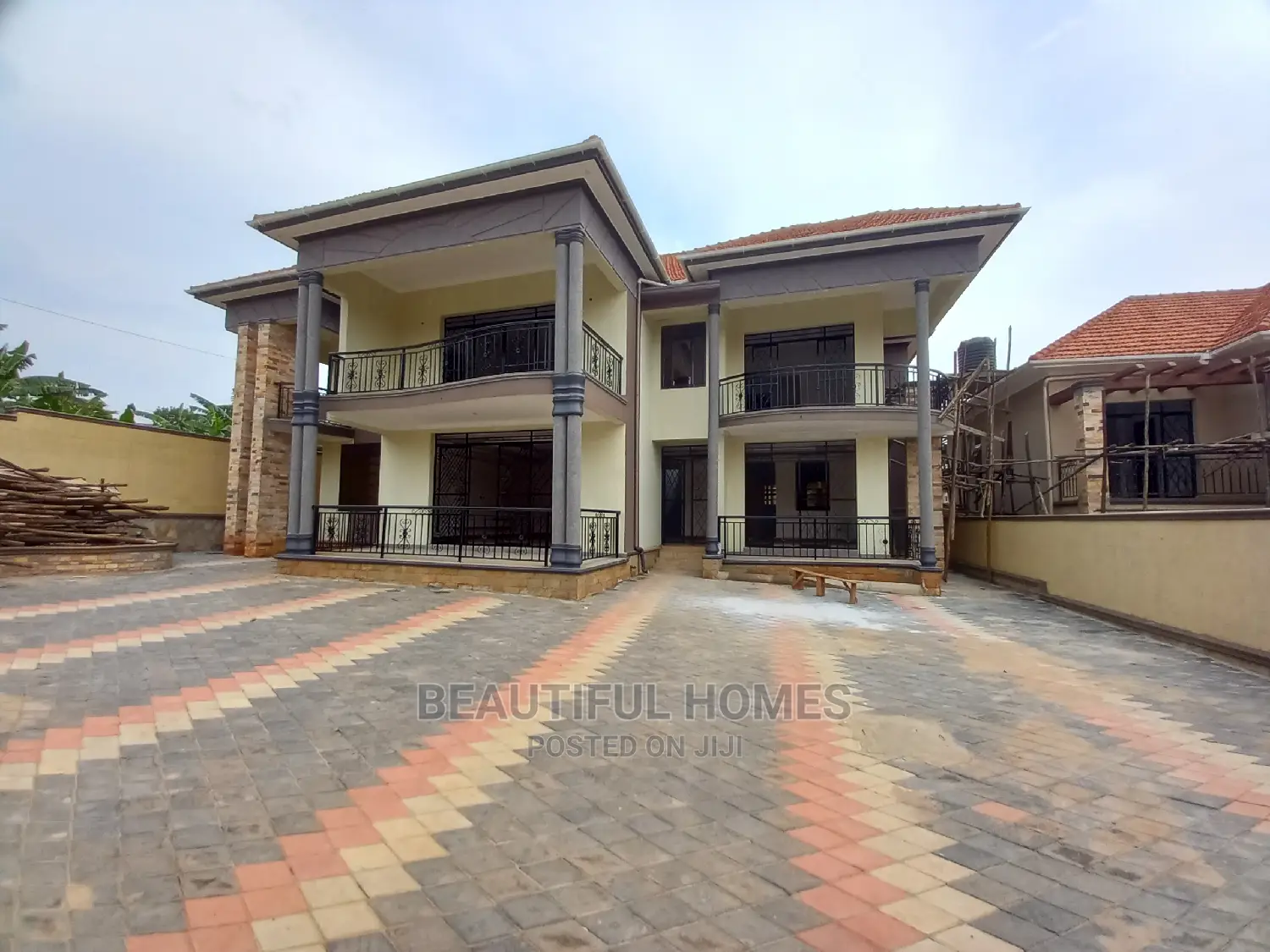 Furnished 6bdrm Block of Flats in Najjera, Central Division for Sale