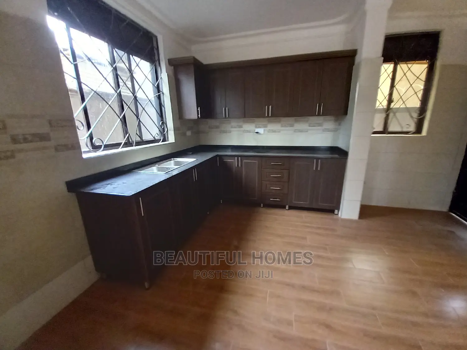 Furnished 4bdrm Duplex in Najjera Corporate, Central Division for Sale