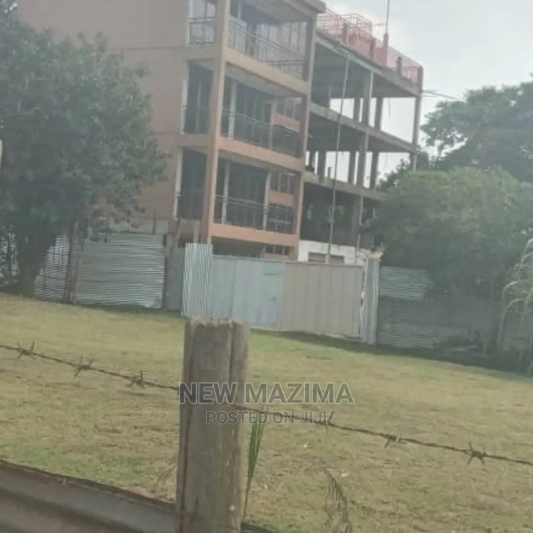 Five Star Semi Finished Hotel Begining on Lake in Ntebe