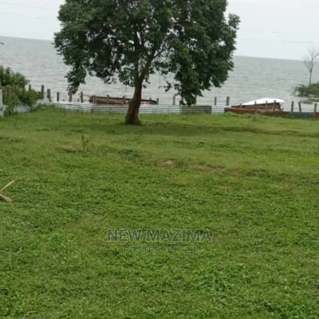 Five Star Semi Finished Hotel Begining on Lake in Ntebe