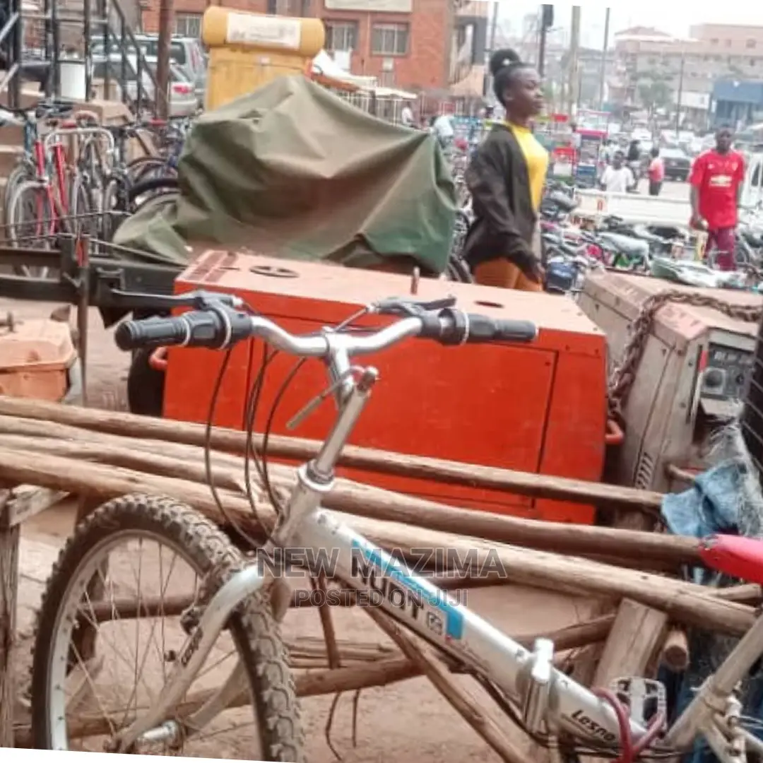 Commercial Busy Shop for Rent in Heart of Katwe Main Road
