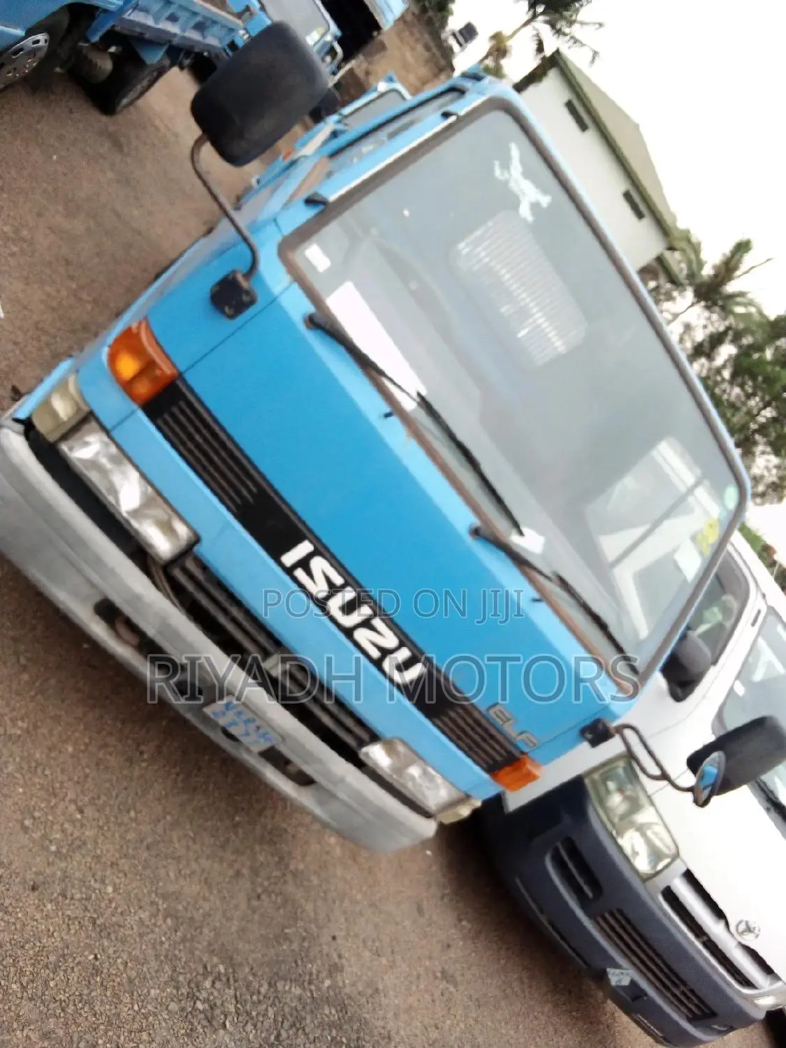 Isuzu Elf 250