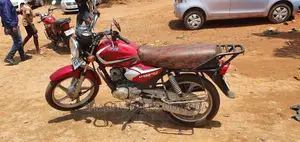 TVS Apache 180 RTR 2022 Red
