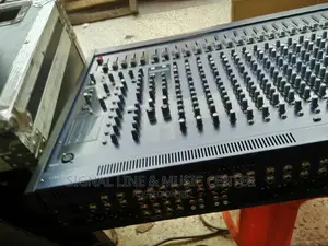 Yamaha Mg 32 / 14fx Live Mixer