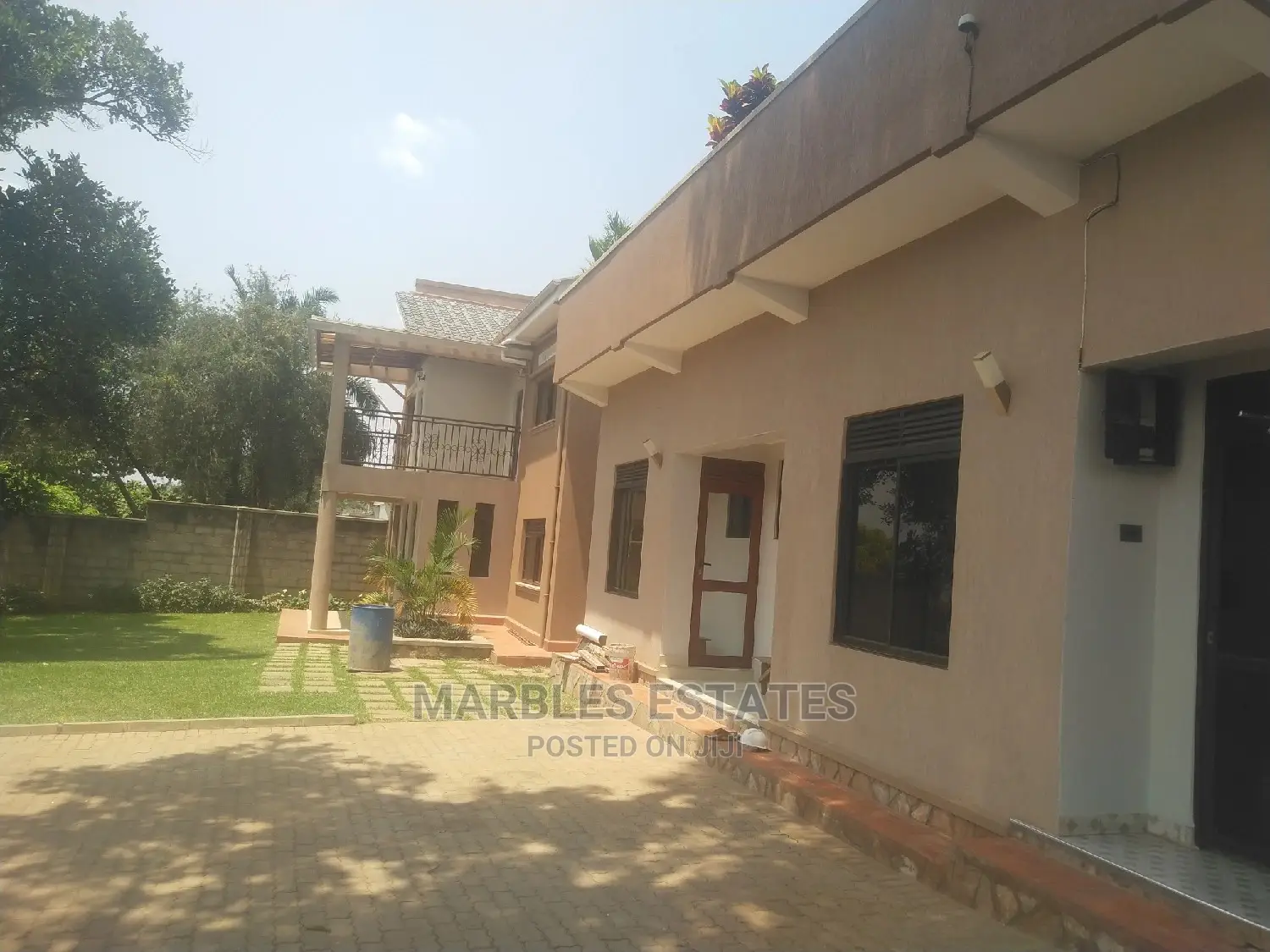 10bdrm House in Kololo, Central Division for Rent