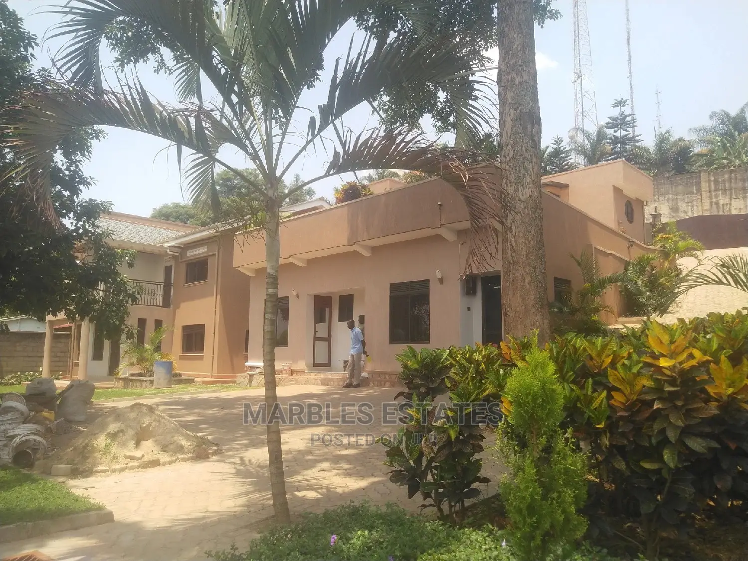 10bdrm House in Kololo, Central Division for Rent