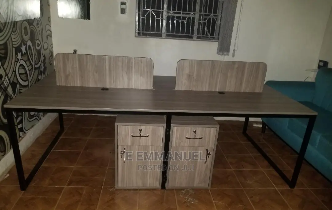 4 Seater Work Station