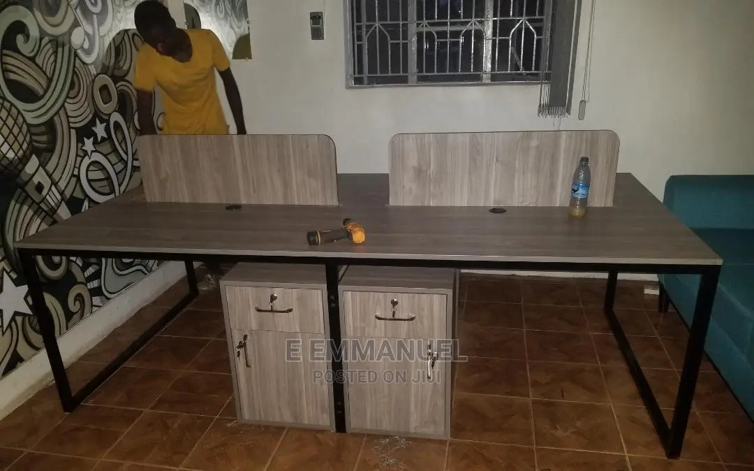4 Seater Work Station